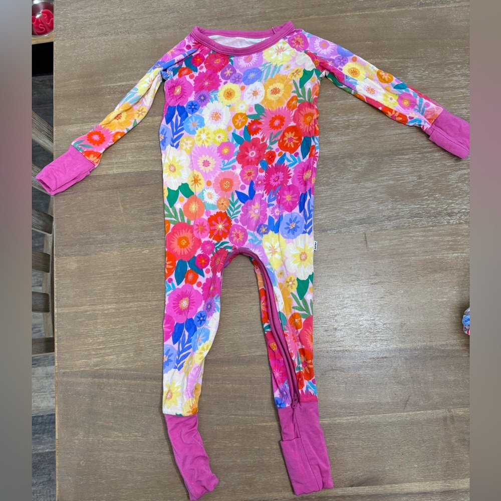 Little sleepies floral 6-12m zippy.